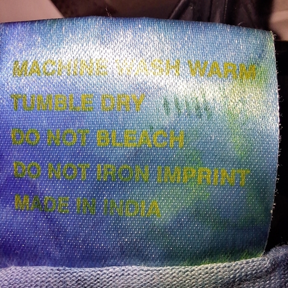 Island Tees Colorful Tie-Dye T-Shirt with "Smile Mon!" Jamaica Design In A Large - Picture 3 of 8